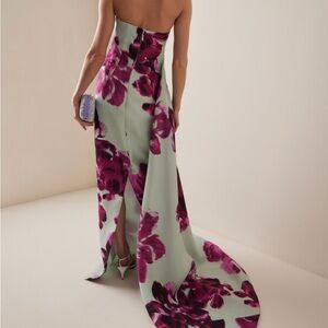 Read—-> ISO, Monique Lhuillier Strapless Gown in Purple and Green ISO! NFS!